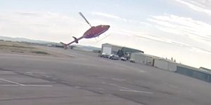 Ελικόπτερο εκτός ελέγχου πέφτει στον διάδρομο προσγείωσης