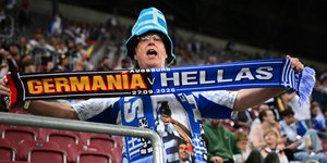 Φίλαθλος της εθνικής στο Άουγκσμπουργκ