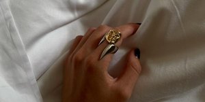 Amants de la lune: Τα κοσμήματα από την Ιταλία που μοιάζουν με ενεργειακά φυλαχτά