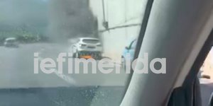 Φωτιά σε αυτοκίνητο στην Περιφερειακή Υμηττού -Δείτε βίντεο