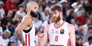 Ο Φουρνιέ απάντησε σε φίλο του Ολυμπιακού για τον Γουόκαπ: «Μπορείς να είσαι θυμωμένος αλλά ας μην είμαστε ασεβείς»