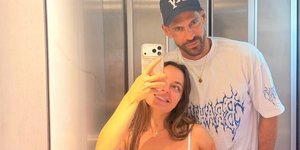 Ο Γιάννης Σπαλιάρας με τη νέα του σύντροφο 
