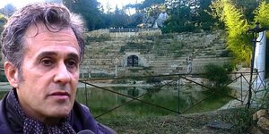 Ο Φράνκο Μαλόσο χρέωνε τους επισκέπτες έως και 40 ευρώ για την είσοδο σε ένα «θέατρο» που είχε χτίσει από το μηδέν / YOUTUBE