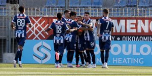 Οι παίκτες του Ηρακλή πανηγυρίζουν το πρώτο γκολ επί του Αστέρα