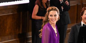 Η Κέιτ Μίντλετον μάς δείχνει πώς να φορέσουμε το χρώμα της σεζόν -Με ένα ιστορικό κόσμημα