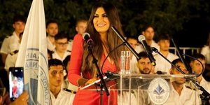 Η πρέσβης των ΗΠΑ στην Ελλάδα Κίμπερλι Γκίλφοϊλ στα εγκαίνια εργαστηρίου στην Ακαδημία Εμπορικού Ναυτικού στη Χίο