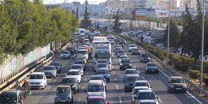 Η νέα έρευνα της εταιρείας αυτοκινήτου iSeeCars αποκαλύπτει ποιο αυτοκίνητο «κρατά» καλύτερα τα λεφτά σας και ποιο χάνει γρήγορα την αξία του / ΕUROKINISSI