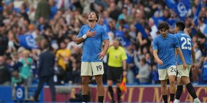 Ο Κωστούλας πανηγυρίζοντας το γκολ του 