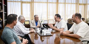 ΣΥΝΑΝΤΗΣΗ ΤΟΥ ΓΓ ΤΗΣ ΚΕ ΤΟΥ ΚΚΕ ΔΗΜΗΤΡΗ ΚΟΥΤΣΟΥΜΠΑ ΜΕ ΠΥΡΟΣΒΕΣΤΕΣ (EUROKINISSI)
