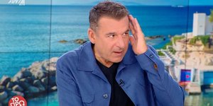 Ο Γιώργος Λιάγκας απαντά στα σχόλια για τα βαμμένα μαλλιά του 