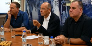 Στιγμιότυπο με τον Βαγγέλη Λιόλιο από την συνάντηση της ΕΟΚ με εκπροσώπους ομάδων της Basket League 