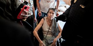 Η στιγμή της έξωσης της 87χρονης Μαρί Κάρμεν - @OlmoCalvo Instagram