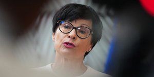 Η Επίτροπος Διεύρυνσης, Μάρτα Κος