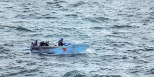 Διασώθηκαν 260 μετανάστες που έμειναν μία εβδομάδα στη θάλασσα ανοικτά της Μαυριτανίας 