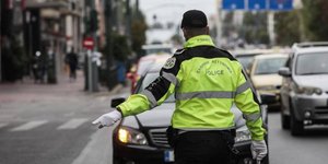 Μπλόκο τροχαίας στο κέντρο της Αθήνας 