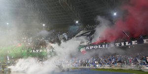 Το στάδιο «Ντιέγκο Μαραντόνα» σε αγώνα της Νάπολι με την Κάλιαρι στην Serie A