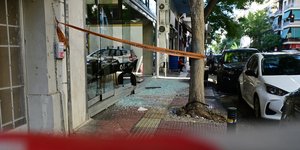 Επίθεση με χειροβομβίδα σε κατάστημα υγειονομικού ενδιαφέροντος στην Ομόνοια 