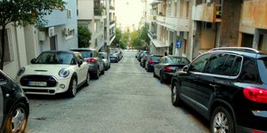 Παρκαρισμένα αυτοκίνητα 