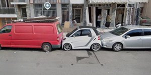 Το ελληνικό παρκάρισμα που κάνει τον γύρο του κόσμου και φωτογράφισε η Google -Η απίθανη εικόνα