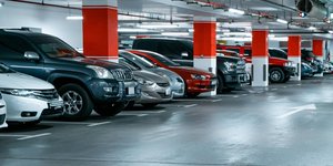 Υπόγειο parking αυτοκινήτων 