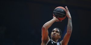 Ο Μπριν Ταϊρί με τη φανέλα του ΠΑΟΚ 