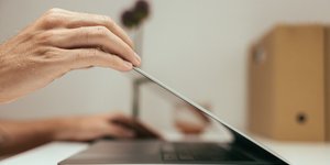 Άνοιγμα laptop