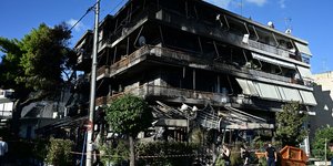 Η πολυκατοικία που κάηκε στη Νέα Ιωνία