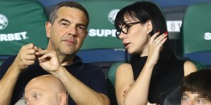 Ο Αλέξης Τσίπρας στο ΟΑΚΑ για το Παναθηναϊκός – ΠΑΟΚ, μαζί με την Κυβέλη Μάρδα - EUROKINISSI
