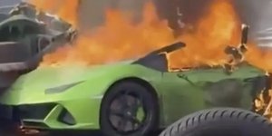  Lambrghini στη Γαλλία πήγαινε με 200 χλμ και συγκρούστηκε με άλλο αυτοκίνητο