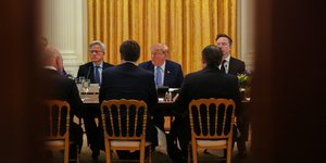 To γεύμα του Nτόναλντ Τραμπ με τους ηγέτες της ΑΙ