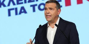Ο Αλέξης Τσίπρας κατά την παρουσίαση του προγράμματος της ΕΛΑΣ