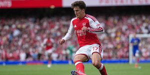 Άρσεναλ - Τσέλσι 2-1 με σερβιτόρο Τζολη