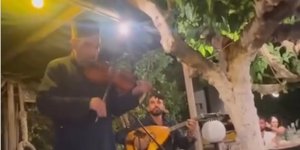 Ο παπά-Στρατής ήταν ο βιολιστής του Γιώργου Μαζωνάκη στα πρώτα βήματα του καλλιτέχνη 