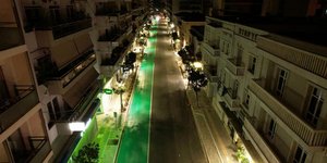 Αλλάζει πρόσωπο μια από τις μεγαλύτερες πόλεις της Ελλάδας -Γιατί βάφονται πράσινοι οι δρόμοι