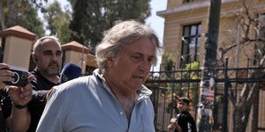 Ο υπνοθεραπευτής έξω από την Ευελπίδων
