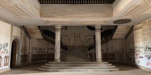 Ο Σαντάμ έβλεπε τον εαυτό του ως μετενσάρκωση του Ναβουχοδονόσορα και, για να το αποδείξει, ξόδεψε εκατομμύρια σε μια τεράστια ανακατασκευή της Βαβυλώνας / ALAMY