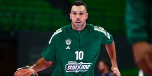 Ο Κώστας Σλούκας με την φανέλα του Παναθηναϊκού AKTOR