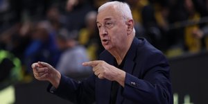 Ο Ντράγκαν Σάκοτα κατά την διάρκεια της αναμέτρησης ΑΕΚ - Μαρούσι