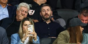 Ο Νίκος Ανδρουλάκης παρακολουθεί το Ελλάδα-Γερμανία στην Τούμπα