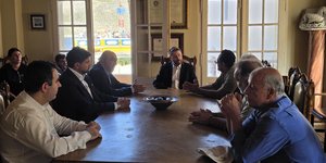 Συνάντηση Νίκου Ανδρουλάκη με τον δήμαρχο και τους αντιδημάρχους 