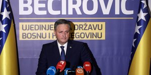 Ο Ντένις Μπετσίροβιτς, Bόσνιος μετριοπαθής αριστερός του Σοσιαλδημοκρατικού Κόμματος (SDP-BiH)