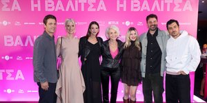 Αποστόλης Τότσικας-Βάσω Καβαλιεράτου-Αναστασία Παντούση-Ναταλία Τσαλίκη-Λίλα Μπακλέση-Δημήτρης Παπαθανάσης-Αργύρης Πανταζάρας