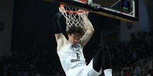 Ο Τσέντι Οσμάν στον αγώνα του ΠΑΟΚ με την Μανρέσα στο EuroCup