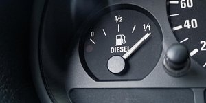 Γεμάτο ρεζερβουάρ στο αυτοκίνητο 