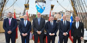 Ο Νίκος Δένδιας με ομολόγους του στη σύνοδο που έγινε στην Βενετία