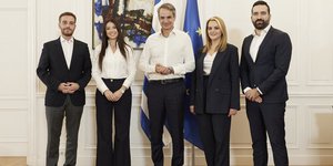 Οι νέοι αναπληρωτές εκπρόσωποι Τύπου της ΝΔ η Πορφυλένια Κανελλοπούλου, ο Οδυσσέας Νασιμπιάν, ο Χρήστος Λαγκαδιανός και η Πώλα Δαμιανού.