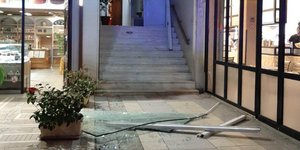 Έκρηξη σε διαμέρισμα στον Ζωγράφου -Δύο άτομα στο νοσοκομείο