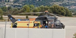 Μεταφορά τραυματία με ελικόπτερο Super Puma 