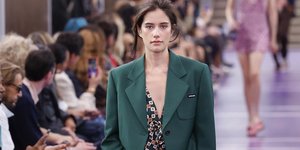 Η Ella Bleu στην πασαρέλα/Φωτογραφία Getty Images