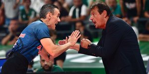 Ο Εργκίν Αταμάν σε ντέρμπι Παναθηναϊκός AKTOR - Ολυμπιακός στην Basket League